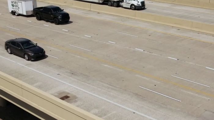 Drivers concerned, confused by mysterious yellow line that spans 20 miles on I-95 - Vimarsana News