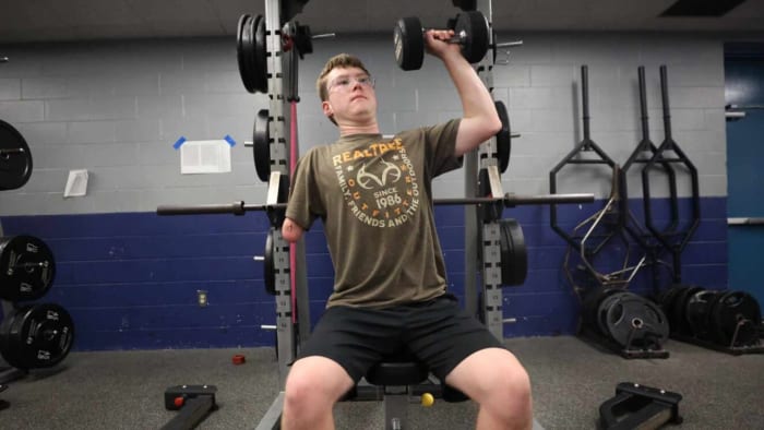 Florida teen goes from 'Iron Man' fame to gridiron star - Vimarsana News