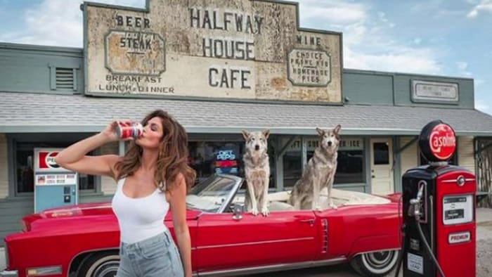 Check Out Cindy Crawford Rocking Out Daisy Dukes Again