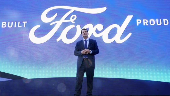 Jim Farley, a Ford vezérigazgatója tájékoztat a detroiti UAW-val folytatott tárgyalásokról