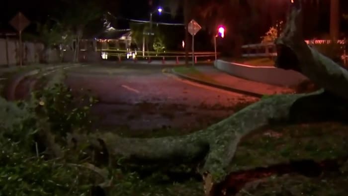 'Looked like a hurricane:' Quick storm causes issues around Orlando - Vimarsana News