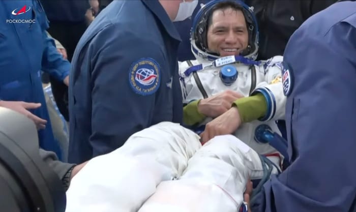 Are Yellow Uniforms Worn by Cosmonauts A Show of Support for Ukraine?