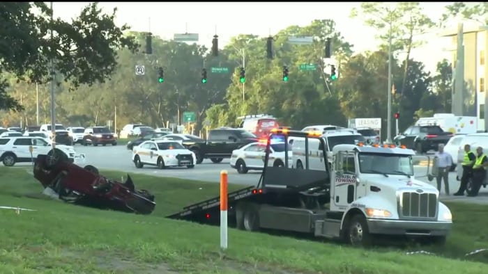 Driver flips car into oncoming lanes of Southside Boulevard after deadly shooting near JTB: police - Vimarsana News
