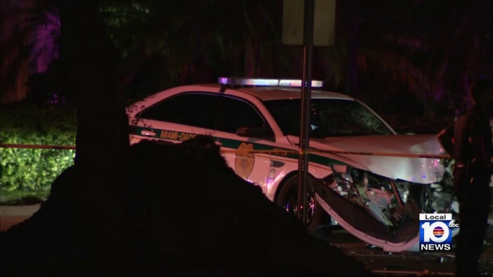 Robbery suspect dies after wrong-way crash with police cruiser in Miami-Dade, police say - Vimarsana News