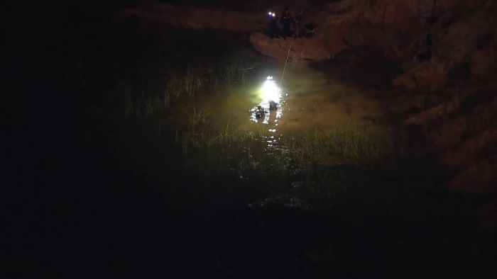 Copper wire theft suspect leads police on chase, runs into retention pond before being pulled out in east Houston - Vimarsana News