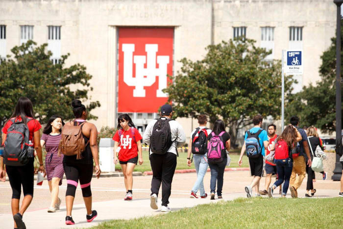 New UH College of Medicine clinic aims to help uninsured, close health disparity gap