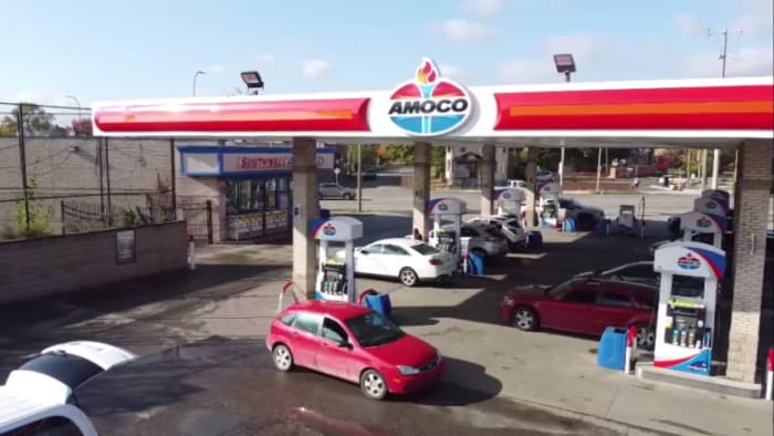 We tried 2 extra well-liked gasoline station meals spots in Metro Detroit. Right here’s the way it went