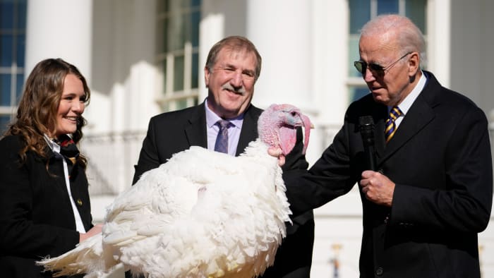 LIVE: President Biden pardons turkeys for Thanksgiving holiday