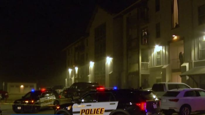 Man Shot In Breezeway Of Stone Oak Apartment Complex 4301