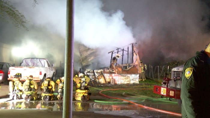 1 killed; 2 others hospitalized in fire at home in southeast Bexar County - Vimarsana News
