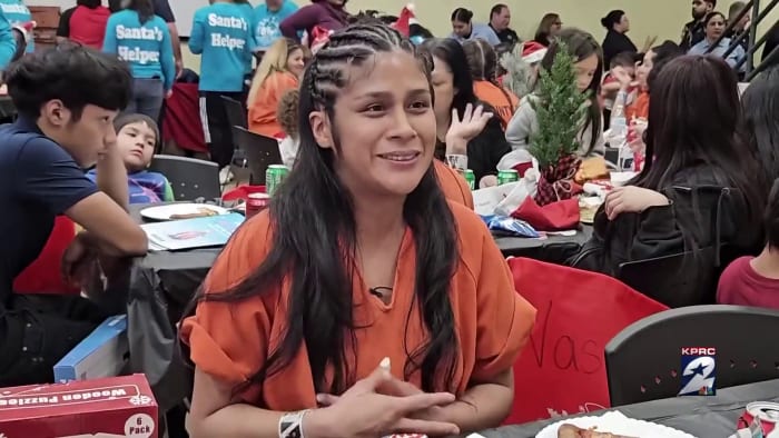 'I made bad decisions, but anybody can change': Harris Co. inmates celebrate Christmas with their children - Vimarsana News