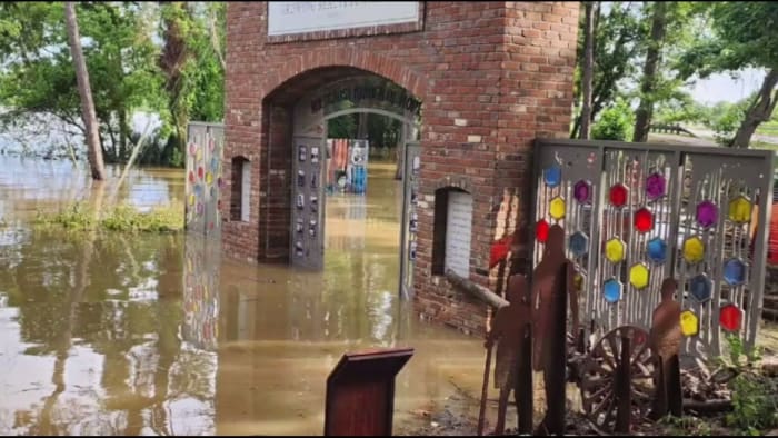 Holocaust Garden of Hope in Kingwood cleaning up after flooding - Vimarsana News