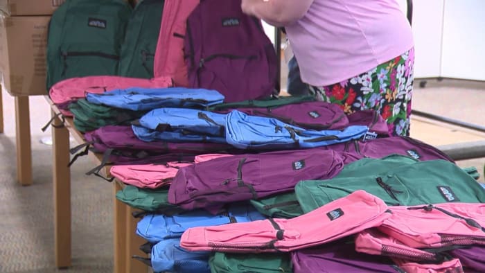 Mayor Nirenberg, COSA donate 800 backpacks filled with school supplies to Edgewood ISD students - Vimarsana News
