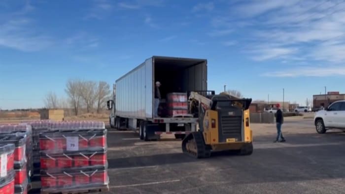 Local Business Teams Up with God’s Pit Crew to Distribute 2,000 Blessing Buckets