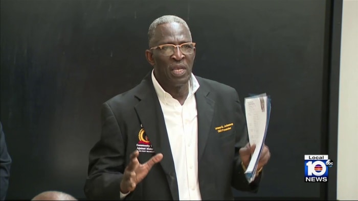 Activists want more enforcement of Miami-Dade’s curfew for teenagers