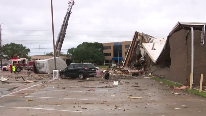 Texas weather: Tornado rips through businesses and homes in western Houston suburb - Vimarsana News