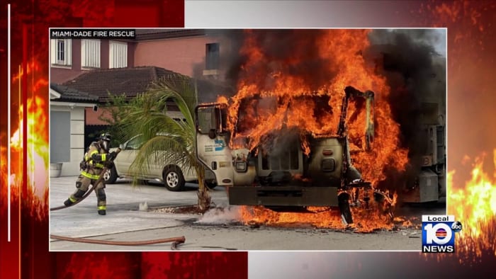 Garbage truck catches fire in southwest Miami-Dade – WPLG Local 10