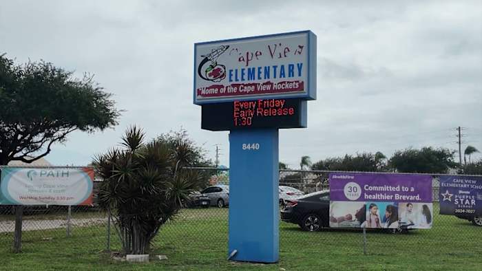 Parents plead at Cape Canaveral meeting to keep elementary school open