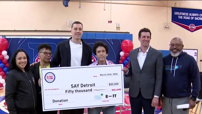 Pistons’ Duncan Robinson shares personal story while supporting Detroit youth mental health