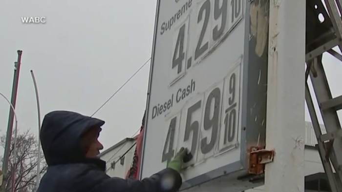 Houston gas prices increase nearly 50 cents in a week, GasBuddy analyst says