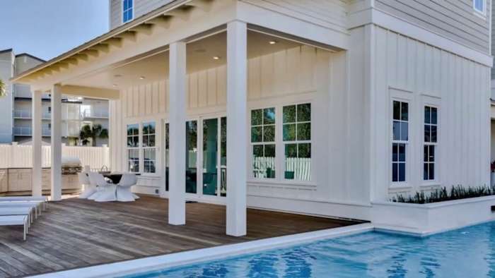 Avoiding vacation headaches: New Vrbo® survey on group travel reveals common pet peeves