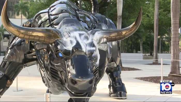 ‘Miami Bull’ crypto statue vandalized