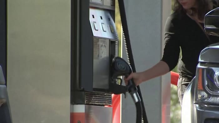 Gas Prices Drop in Roanoke, Easing Holiday Travel Costs for Drivers