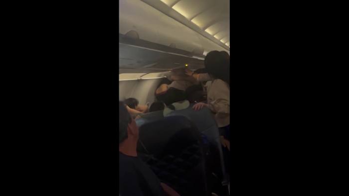 New Jersey man accused of attacking fellow passenger on Frontier flight at MIA