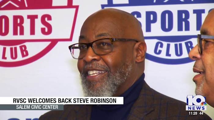 Steve Robinson speaks at Roanoke Valley Sports Club