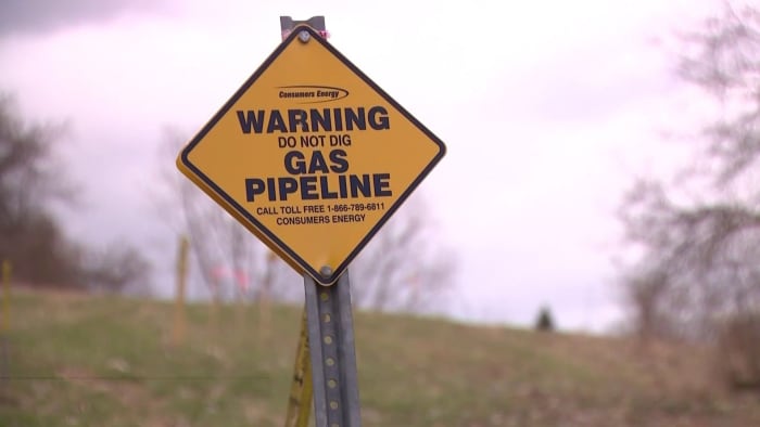 Orion Township community raise concerns about proposed gas pipeline