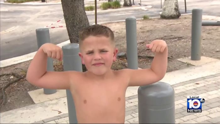 Young Florida Panthers fan caught showing off muscles while cheering at recent playoff game - Vimarsana News