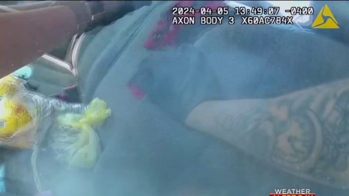 VIDEO: Chemical pipe bomb explodes in face of Florida deputy during traffic stop thumbnail