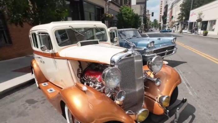 You are currently viewing Motor Madness unites car lovers despite cancellation of cruise night