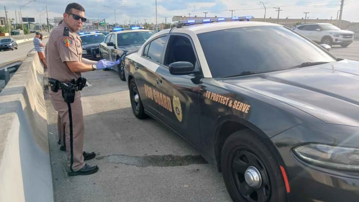 Woman accused of impersonating Florida Highway Patrol told trooper she 'fell in love' with look: FHP - Vimarsana News