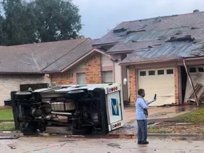Mail truck flips in apparent SW Houston tornado; video shows terrifying scene.
