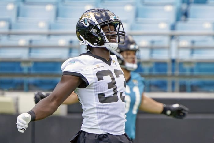 Former Utah LB Devin Lloyd Officially Signs Rookie Deal With Jaguars