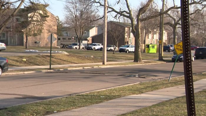 5 people linked to 25 break-ins around Metro Detroit arrested after police standoff