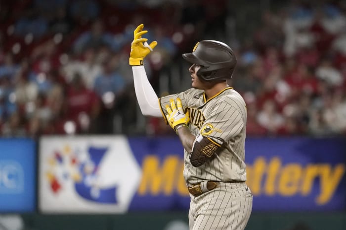 Padres' Manny Machado, Fernando Tatis Jr. get into heated incident in  dugout