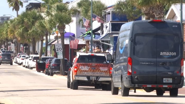 ‘Going to get worse:’ New Smyrna Beach task force presents solutions to parking problems