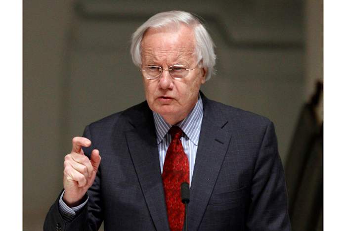 Bill Moyers, the former White House press secretary turned acclaimed TV journalist, dead at 91 Bill Moyers, the former White House press secretary turned acclaimed TV journalist, dead at 91
