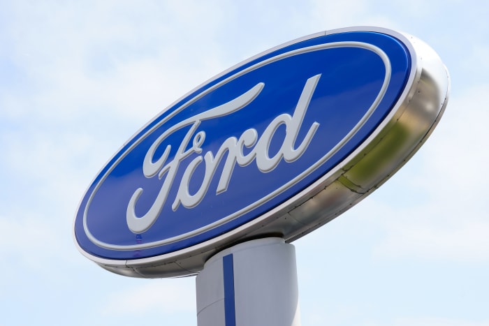 UAW members at the first Ford plant to go on strike vote overwhelmingly to approve new contract