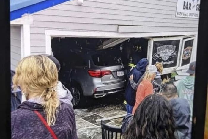 Car crashes into New Hampshire restaurant injures dozens pins man in bathroom Car crashes into New Hampshire restaurant injures dozens pins man in bathroom