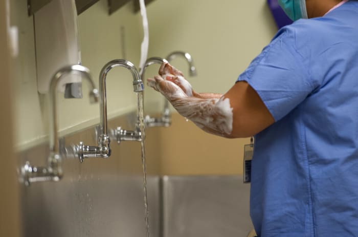 Houston Methodist taking on new transplant patients after investigation into competing hospital's surgeon - Vimarsana News