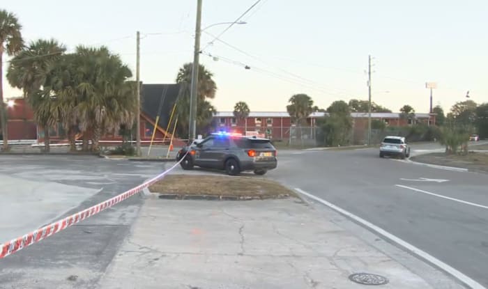 Verbal altercation over money ends with man shot in parking lot of Brentwood business, JSO says