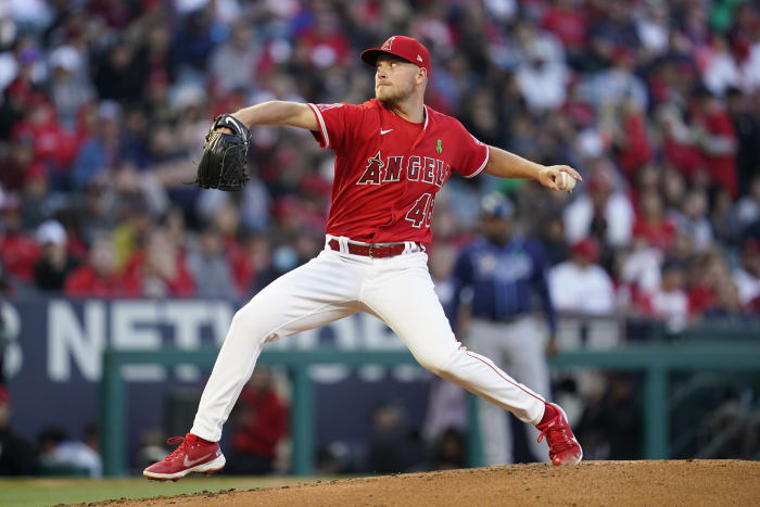 Harper hits 451-foot home run as Nationals beat Dodgers 8-1