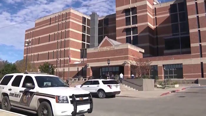 Charges dismissed against ex-BCSO deputy accused of allowing inmates into cells for assaults