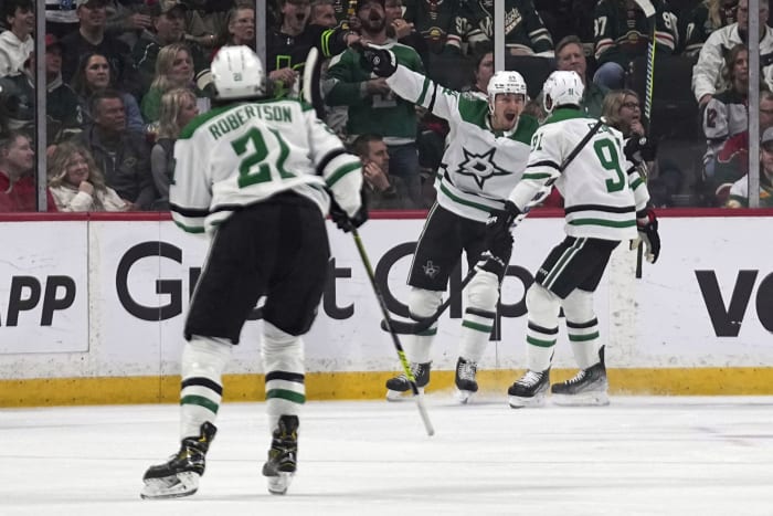 Hartman goal in 2nd OT gives Wild 3-2 win over Stars in G1