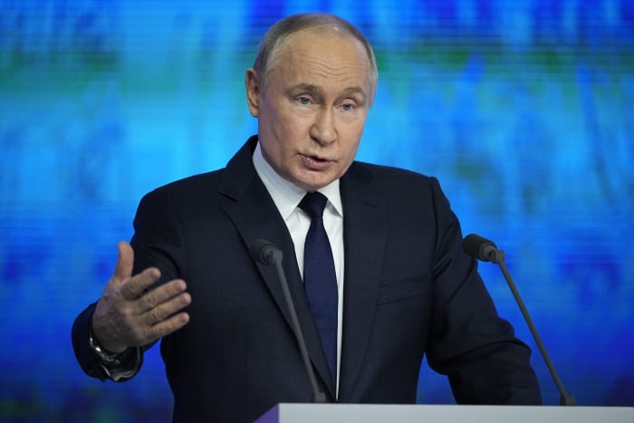 Putin vows to make military gains in Ukraine as he meets with his campaign staff