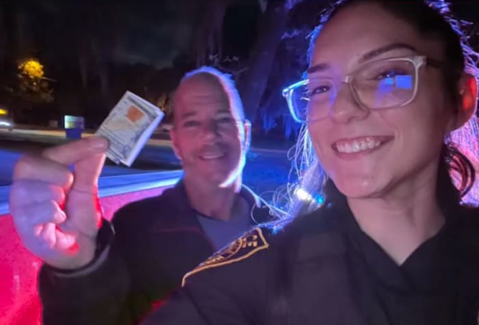 Ocala police give out $100 bills during traffic stops for Christmas