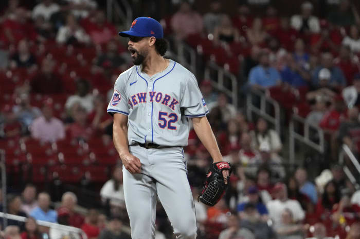 Die Mets unterbrechen Jorge Lopez, nachdem der Reliever den Handschuh nach einem Auswurf auf die Tribüne geworfen hat